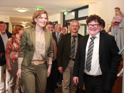 Julia Klöckner im Caritas SeniorenHaus zu Besuch