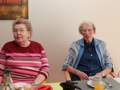 Julia Klöckner im Caritas SeniorenHaus zu Besuch