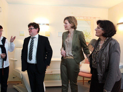 Julia Klöckner im Caritas SeniorenHaus zu Besuch