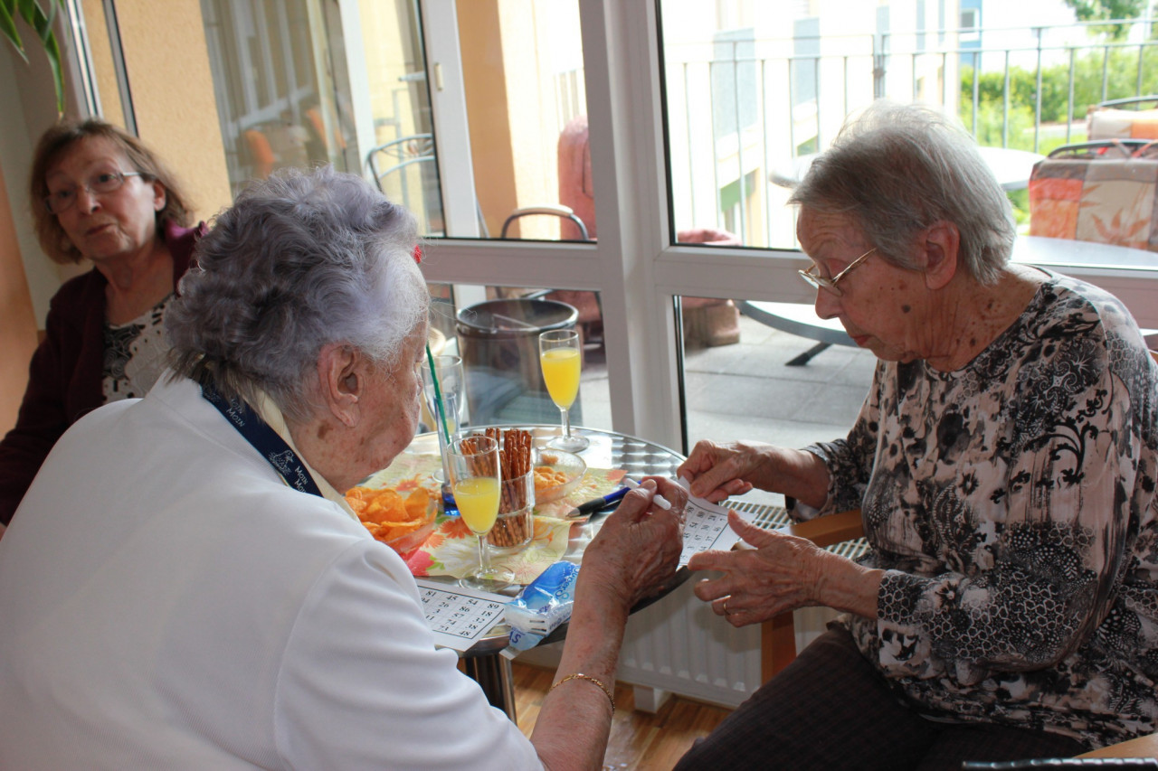 Bingo im SeniorenHaus