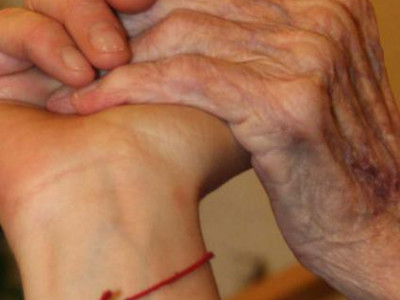 Positionierung katholischer Krankenhausträger gegen Beihilfe zum Suizid.